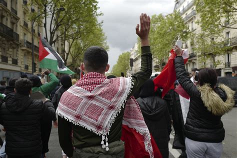 France orders ban on all pro-Palestinian protests 